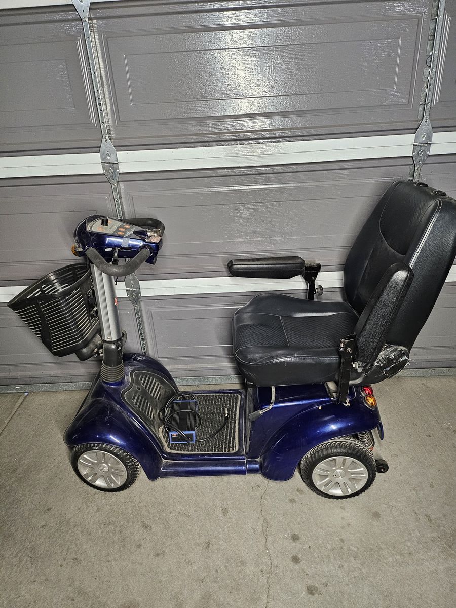 Mobility 4-wheel Electric Scooter