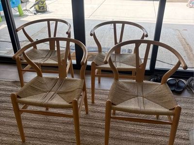 Set of 4 Light Wood Wishbone Dining Chairs