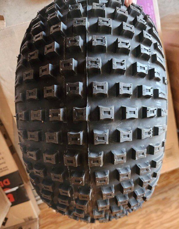 Deestone 22X11-8  25x12-9 ATV Tire