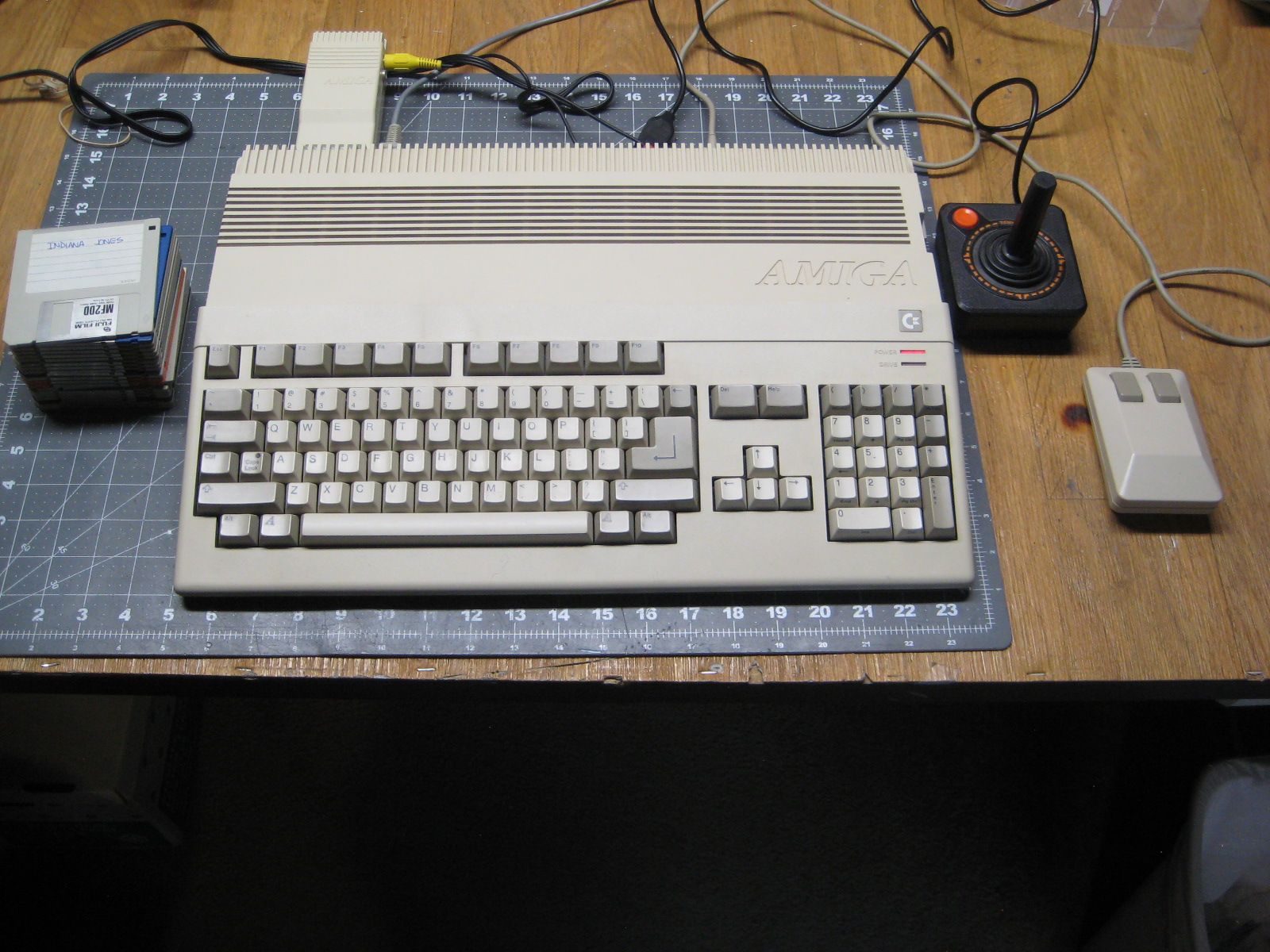 Vintage Commodore Amiga A500 Computer With Extras