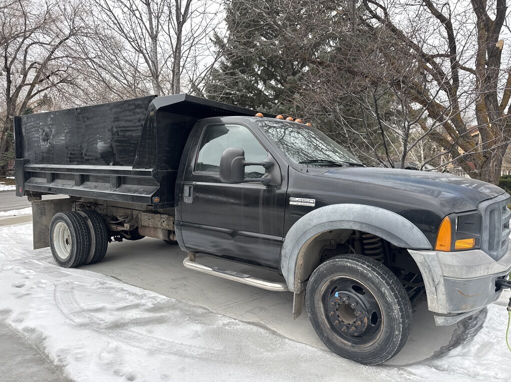 Ford F450 Super DuTy Dump Truck