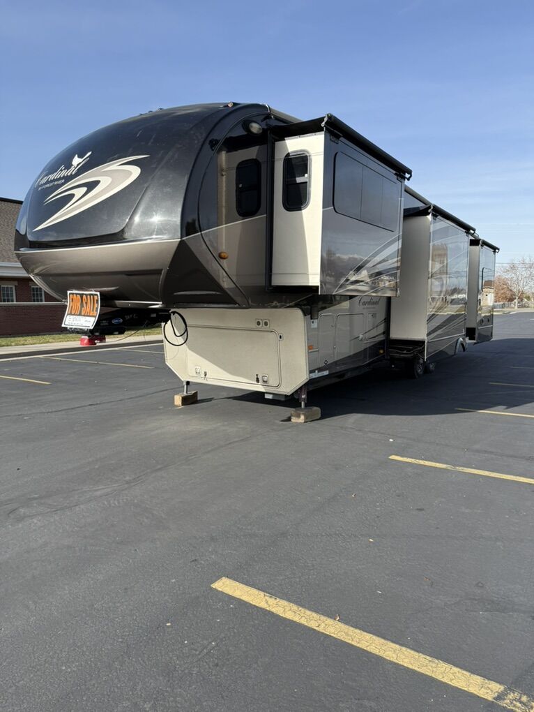 2016 Cardinal By Forest River