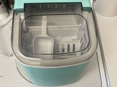 Ice maker