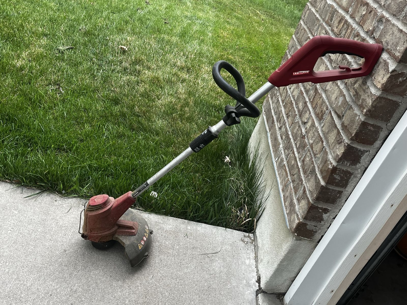Corded Electric Grass Trimmer / Weed Eater
