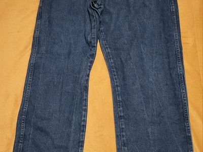 **2 PAIR NEW MEN'S WRANGLER JEANS**