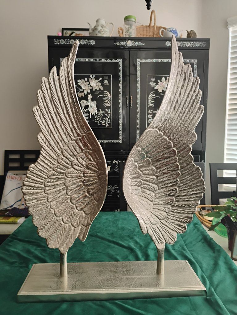 New Aluminum Angel Wings Sculptural Mantle/Tabletop Accent Decor 2ft tall 18in base.