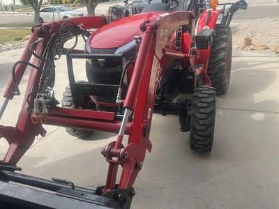 TYM / Branson 2515h Backhoe Loader