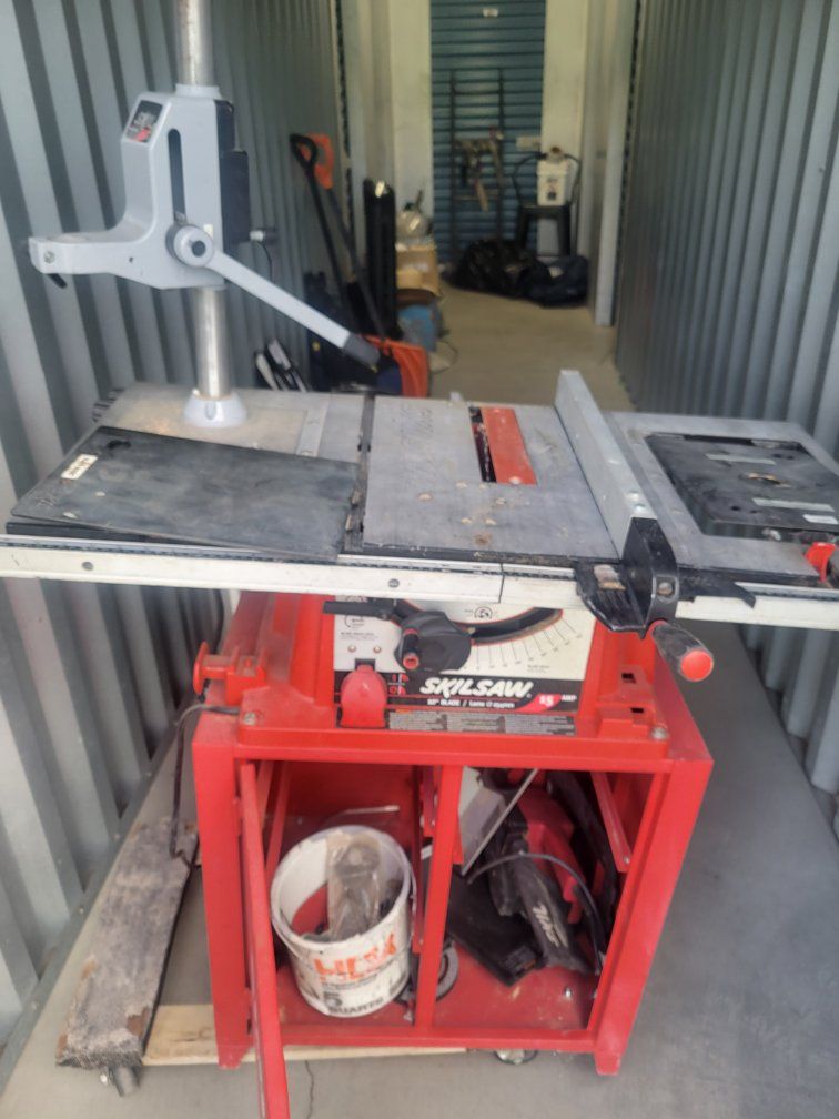 SKILSAW Model 3700 10" Blade 15 Amp Table Saw with Stand and Drill Press Attachment