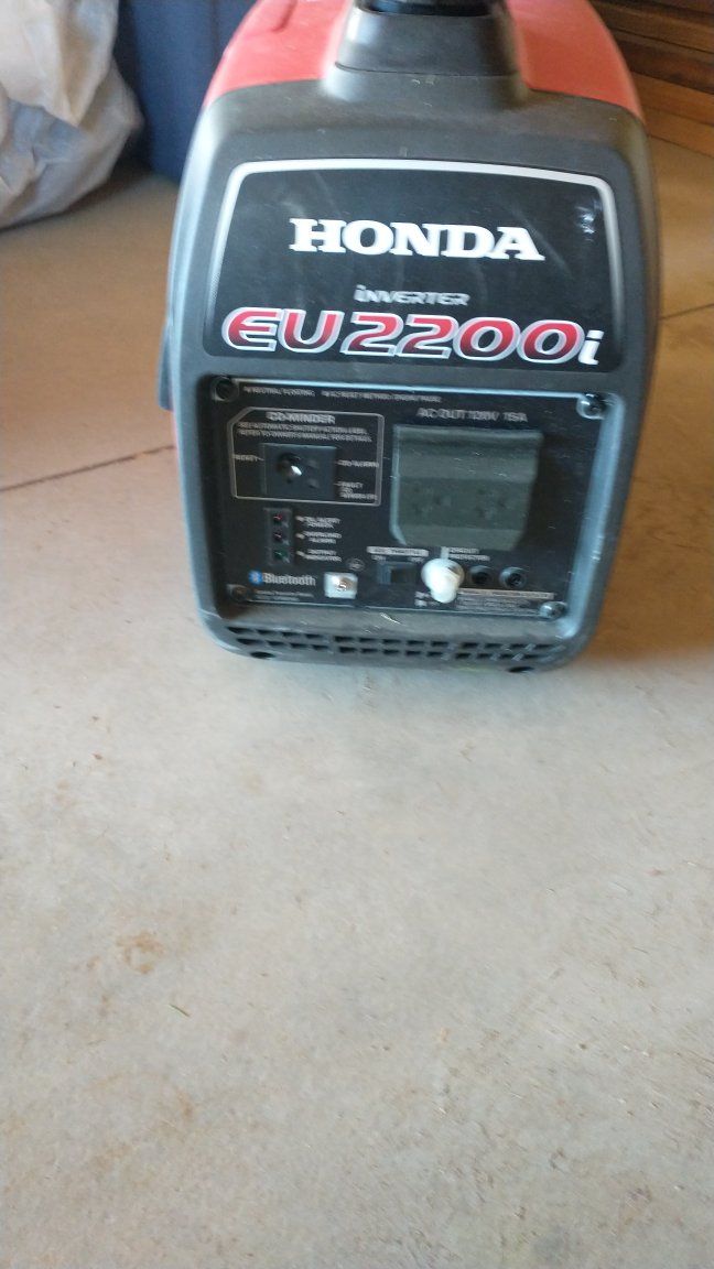 Honda EU2200i generator
