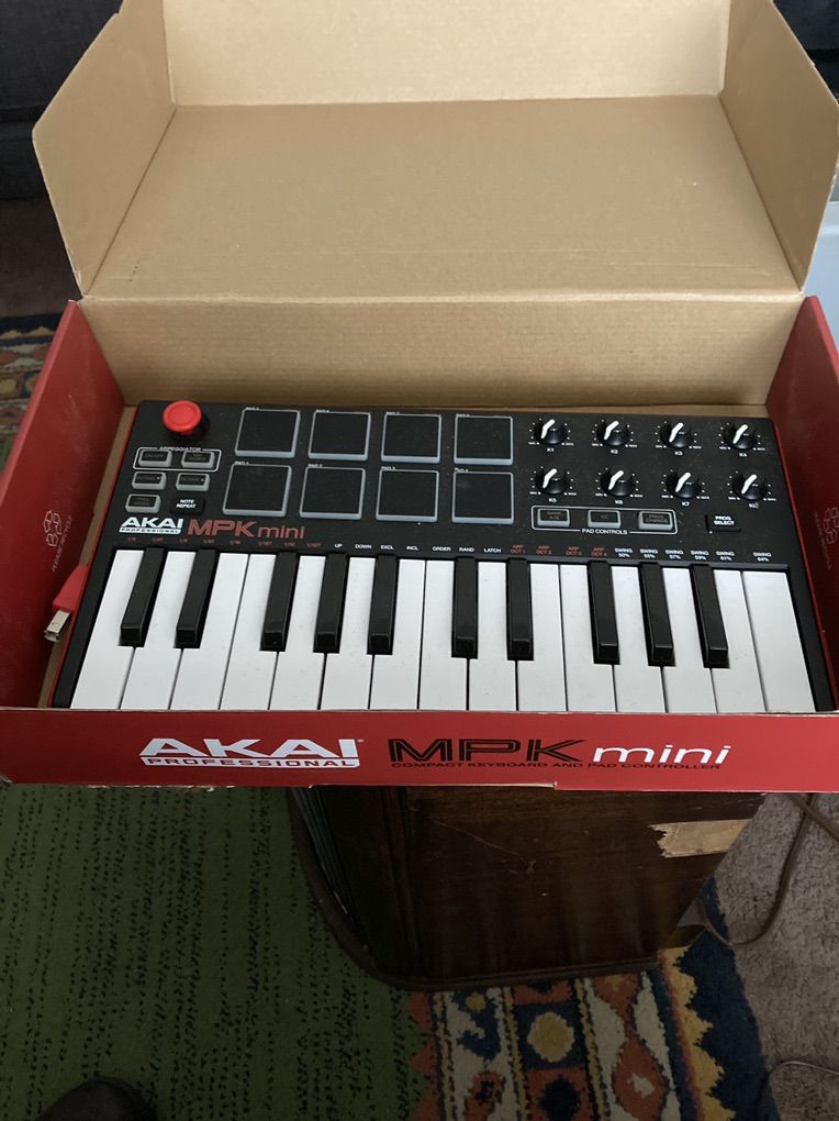 AKAI Professional MPK mini MIDI Controller