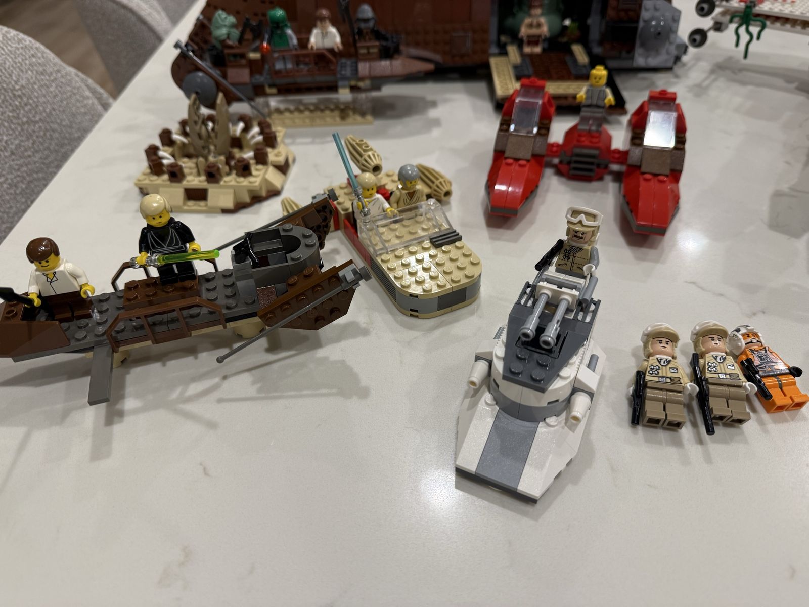 Main image 3