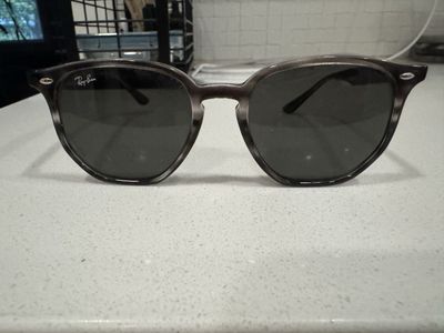 Ray-Ban Sunglasses RB4306 dark grey