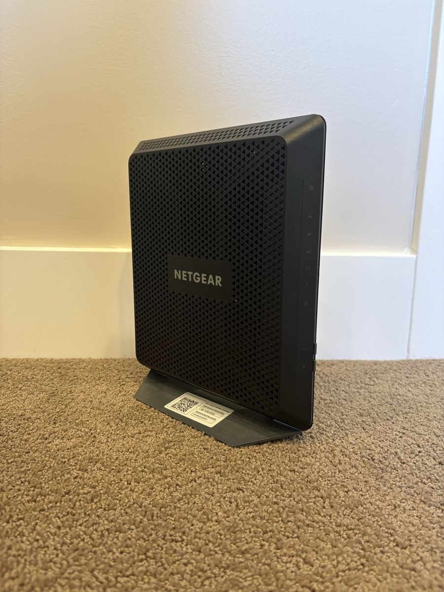 NETGEAR Nighthawk - Modem Router Combo