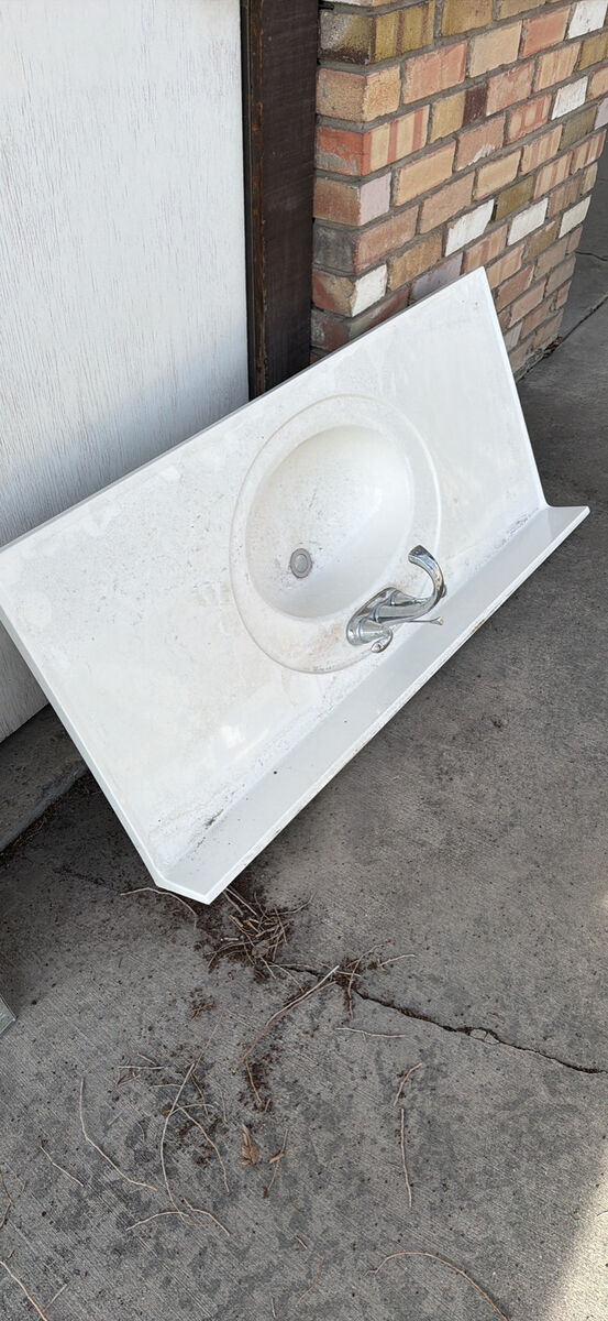 Porcelain Vanitytop With Faucet