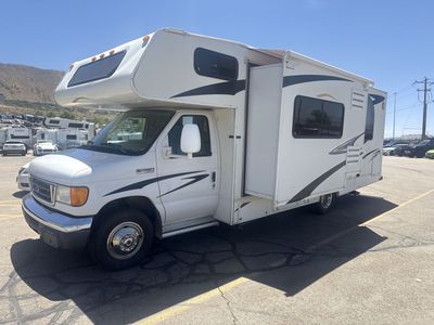 2008 Coachmen Freelander 26ft Class C RV - Slide-Out, New Tires, Gas Fuel, 33k Miles
