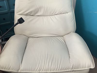 White swivel recliner