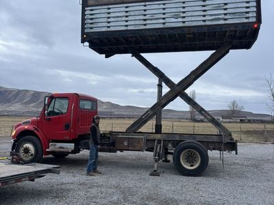 2004 freightliner Dump /Scissor Truck