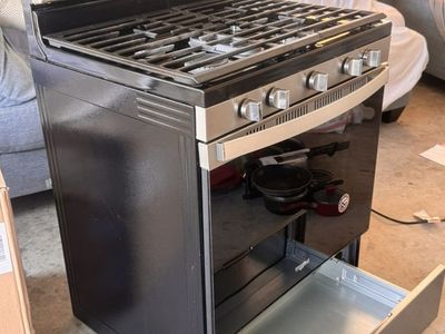 Whrilpool gas stove 5 Burners