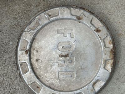 Ford hubcap