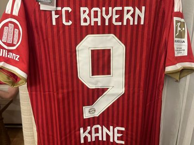 Adidas FC Bayern Munich Kane #9 Home Jersey New with Tags Size M