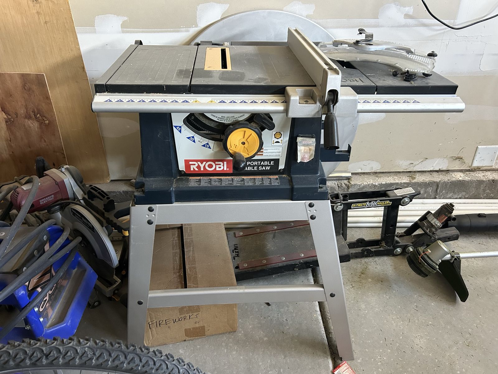 RYOBI 10" Portable Table Saw with stand
