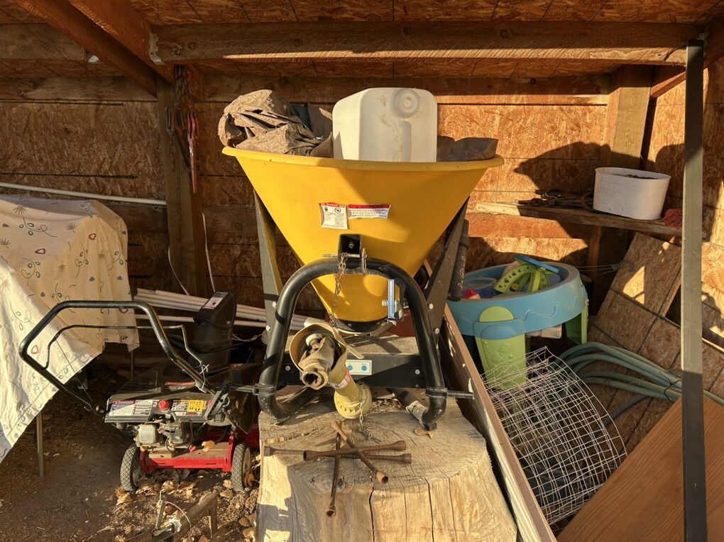 Three Point Hitch Fertilizer