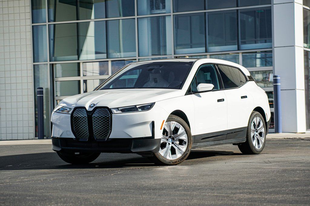 2025 BMW iX xDrive50
