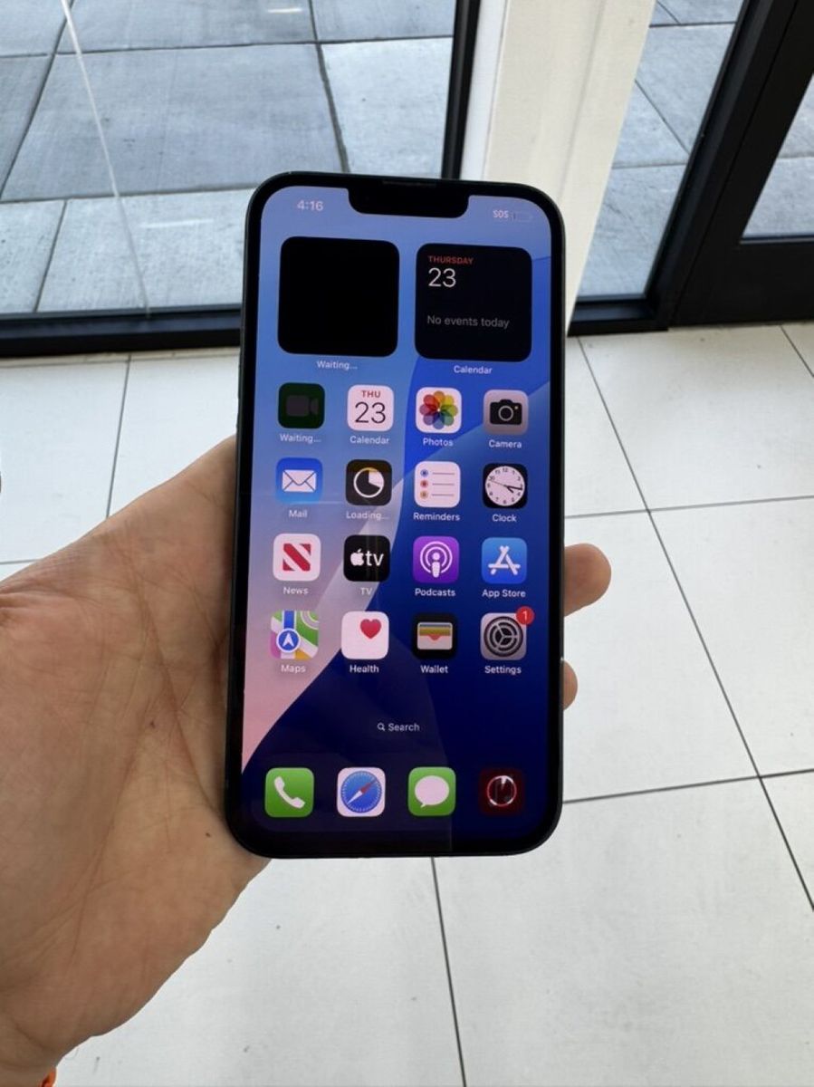 Apple iPhone 13, 128 GB - Unlocked Desbloqueado ( WITH CHARGING KIT )
