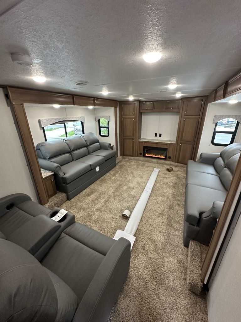 2024 Monte Carlo Platinum Edition 5th Wheel