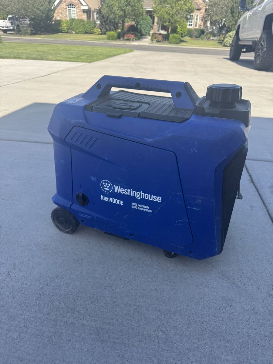 Westinghouse iGen4000c 4000 Watt Dual Fuel Compact Inverter Generator