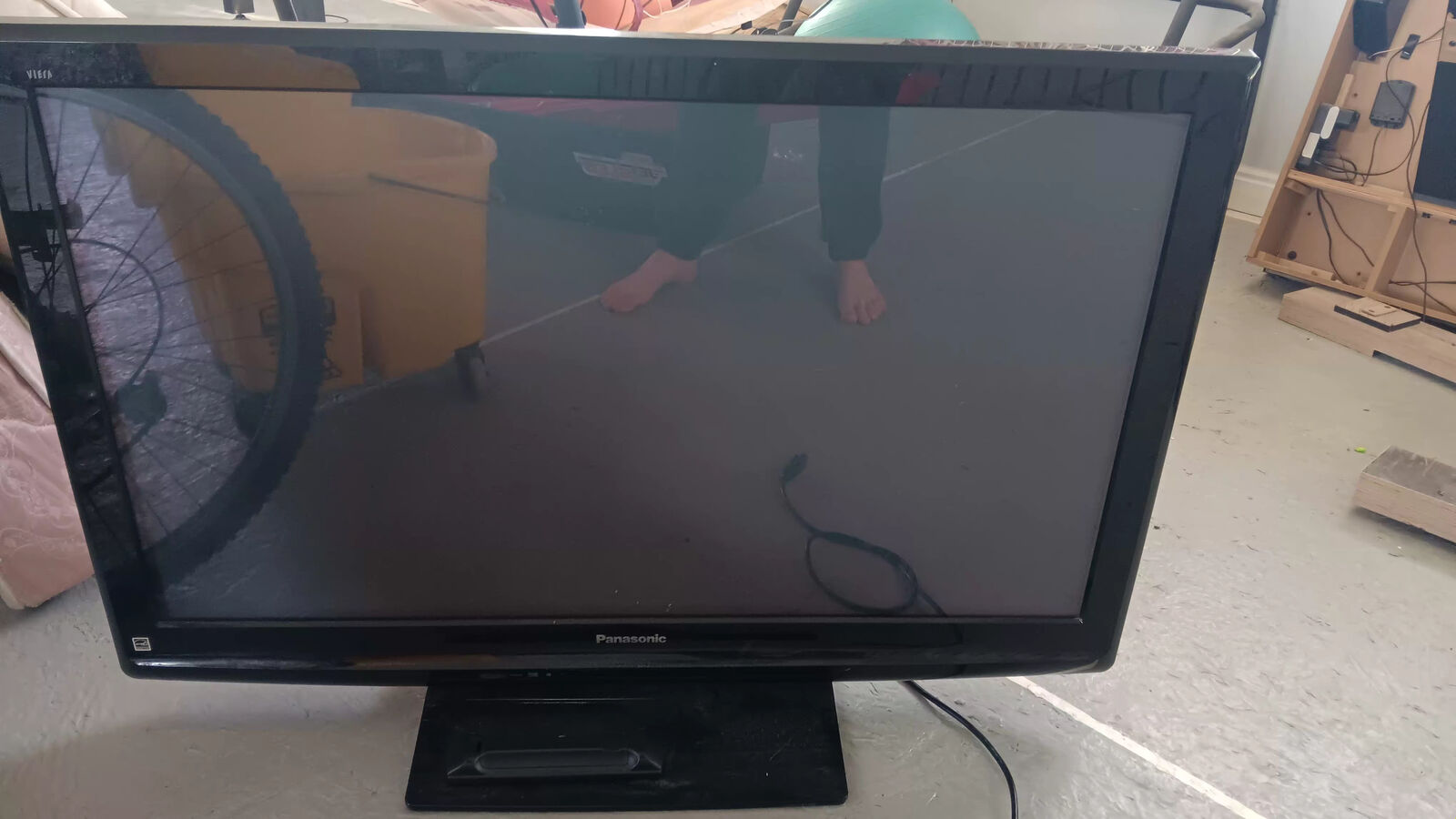 Selling this 42in tv