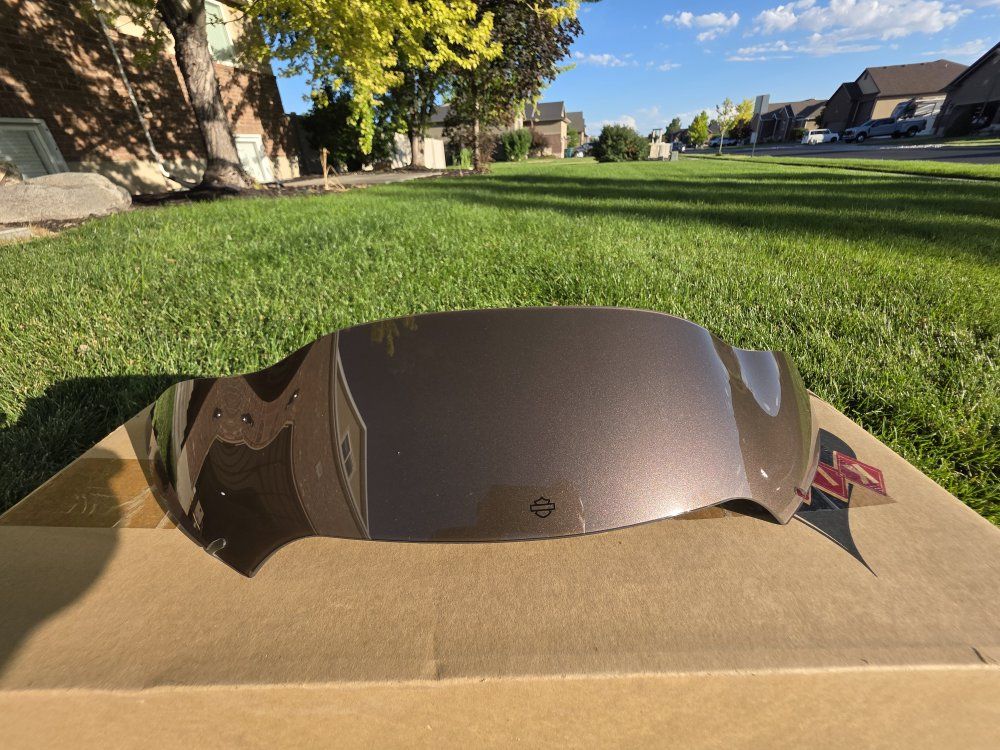 OEM Harley-Davidson Road Glide 6" Metallic Brown Tinted Windshield – Excellent Condition!