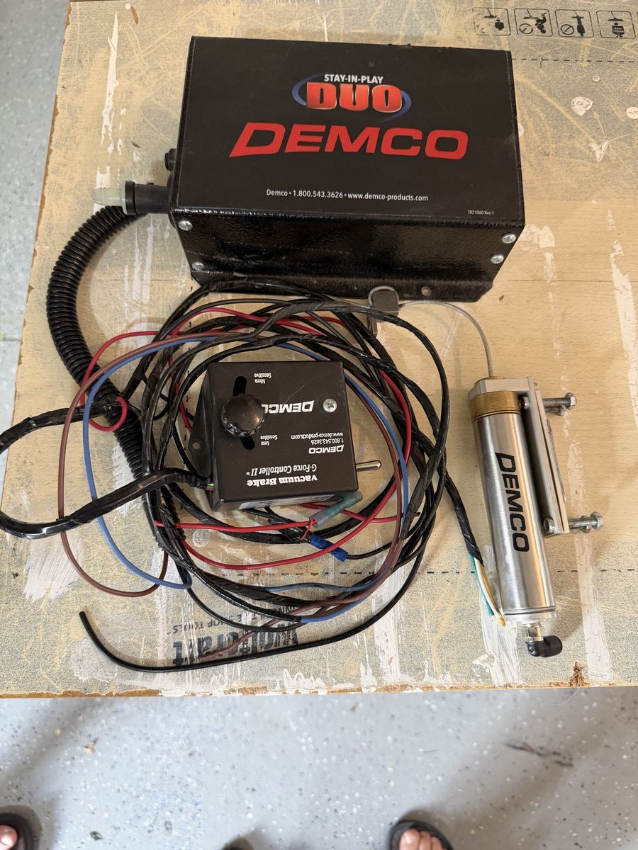 DEMCO Stay-in-Play Duo Supplemental Braking System for Towed Vehicles - G-Force Controller II