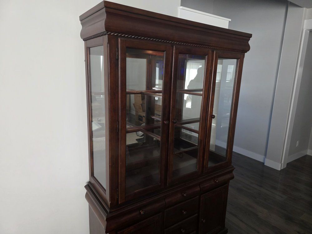 Main image 3