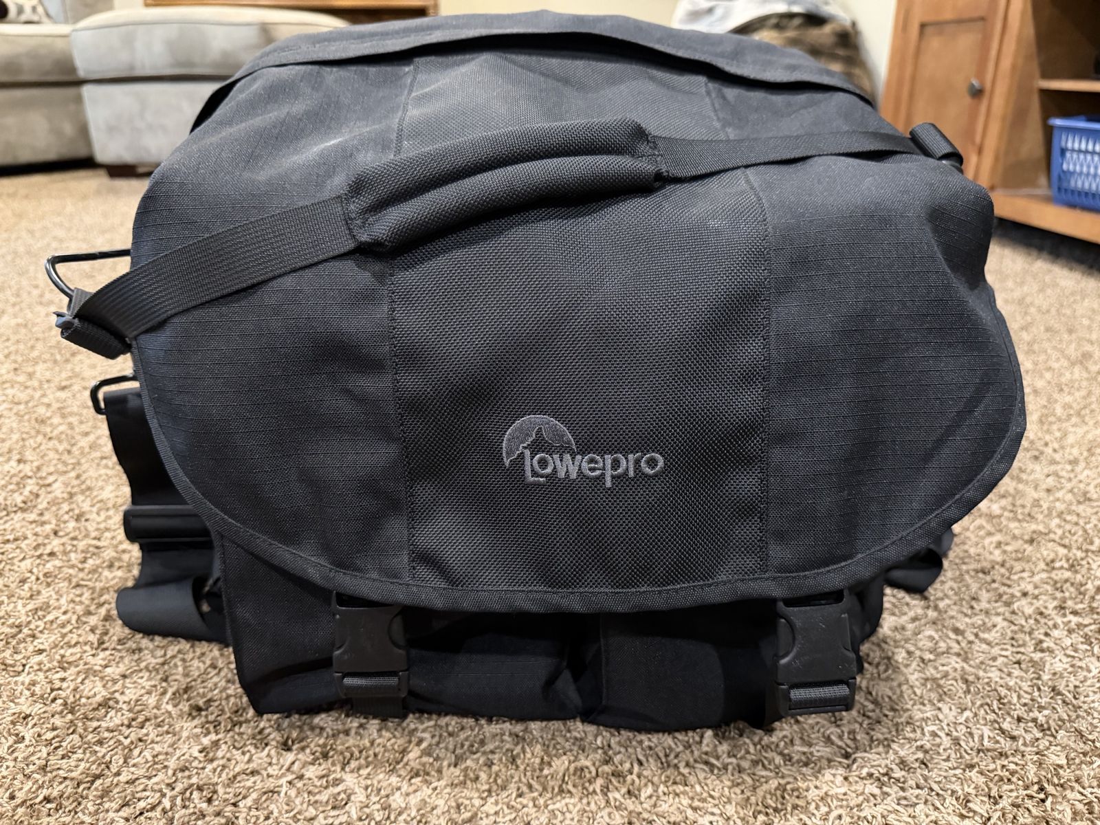 Lowepro Stealth Reporter Camera Bag / Messenger Bag