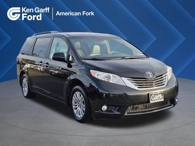 2013 Toyota Sienna XLE 8-Passenger