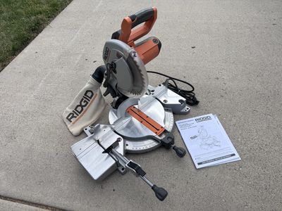 Ridgid 10 in. Compound Miter Saw