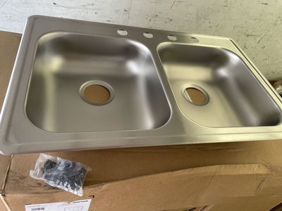 Dayton® Stainless Steel 33" x 21-1/4" x 5-3/8" 4-Hole Equal Double Bowl Drop-in Sink