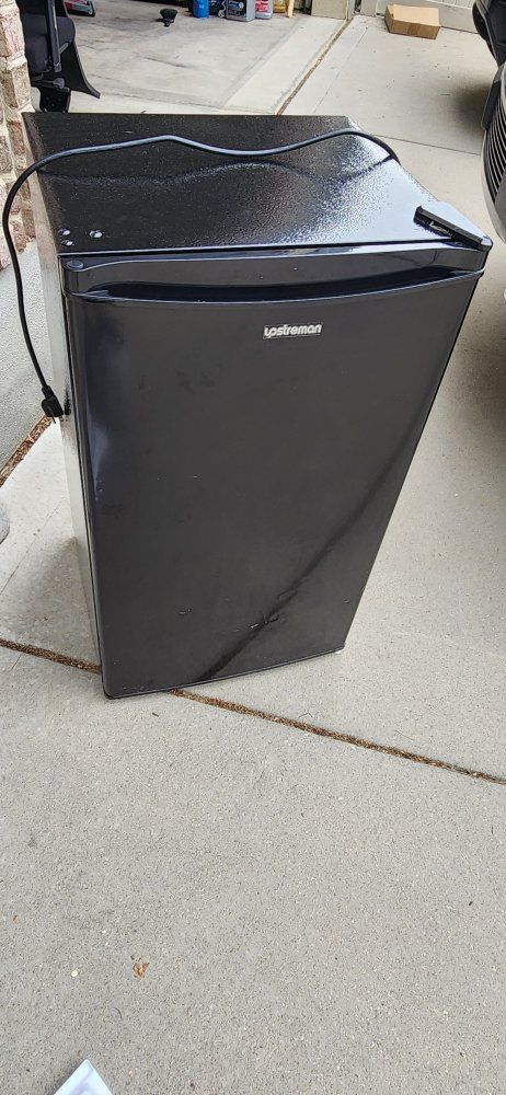 Upstreman Compact Mini Refrigerator - Black, Barely used