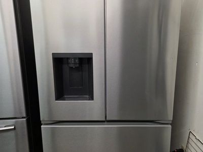 Like new 2025 LG REFRIGERATOR