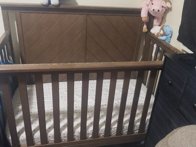 Dark Wood Baby Crib - Classic Slatted Design, Adjustable Height