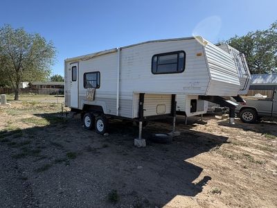 1992 skyline fifth wheel