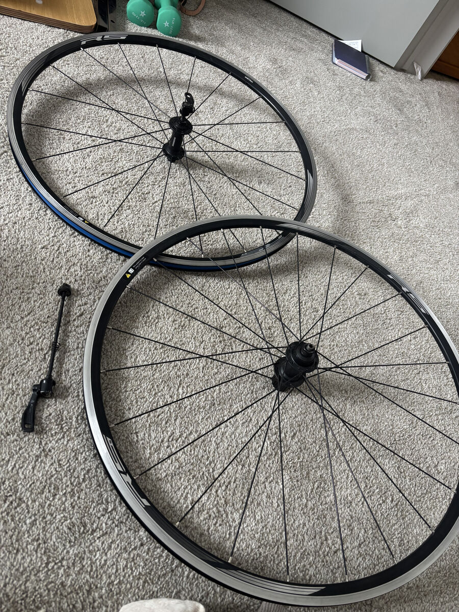 Road bicycle wheel set