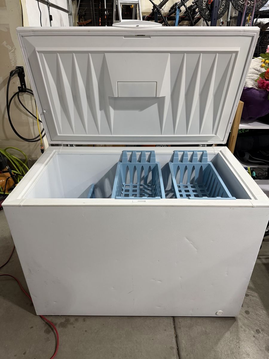 Frigidaire  14.8 cubic-foot chest freezer