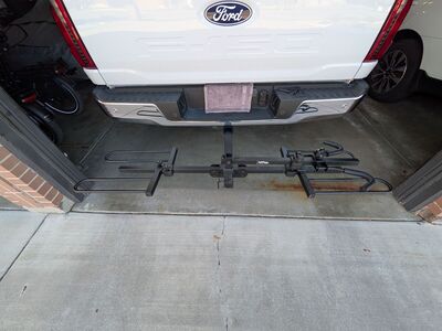 New Apex 2" hitch mount bike rack for 1-2 bikes and like new KHS Urban Bike