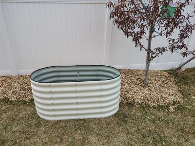 Raised garden bed 4' X 2' X 2'