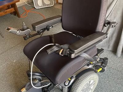 Quantum Edge 3 Power Chair