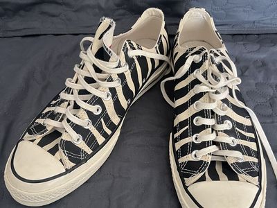 Men’s Converse Allstar Zebra print shoes (9) brand new