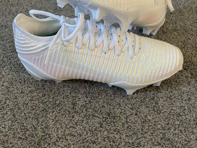 Under Armour Pro Blur White Football Cleats Men’s Size 9