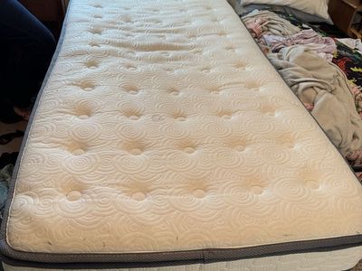 Twin XL Mattress – Clean, Like New